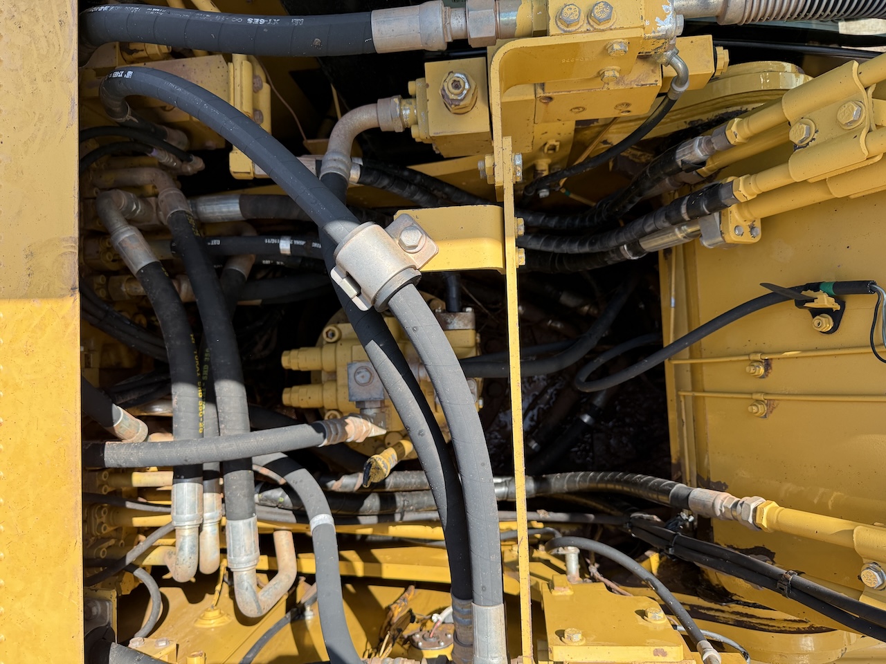 2011 Caterpillar 320DL