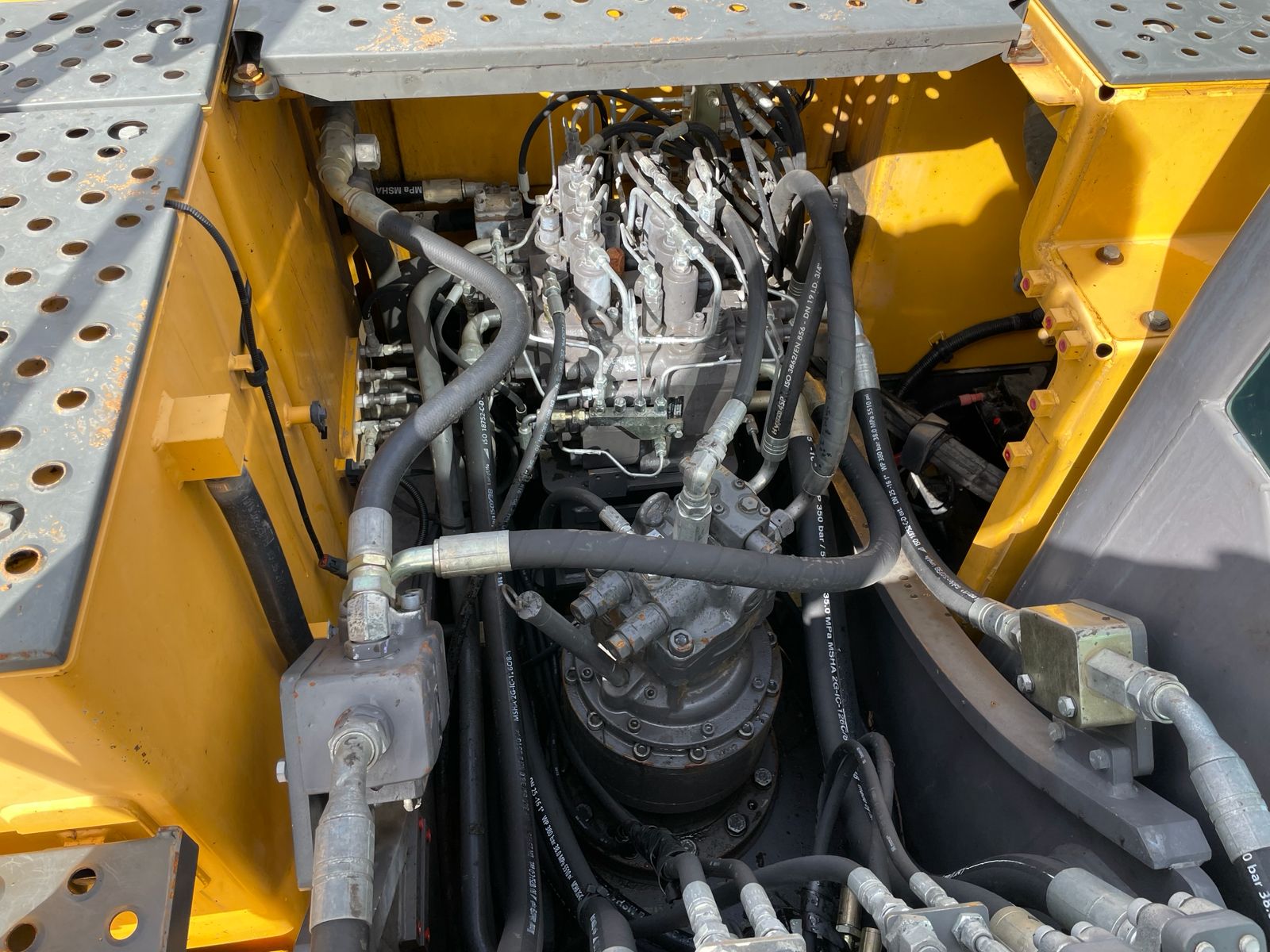 2017 Volvo EC220E